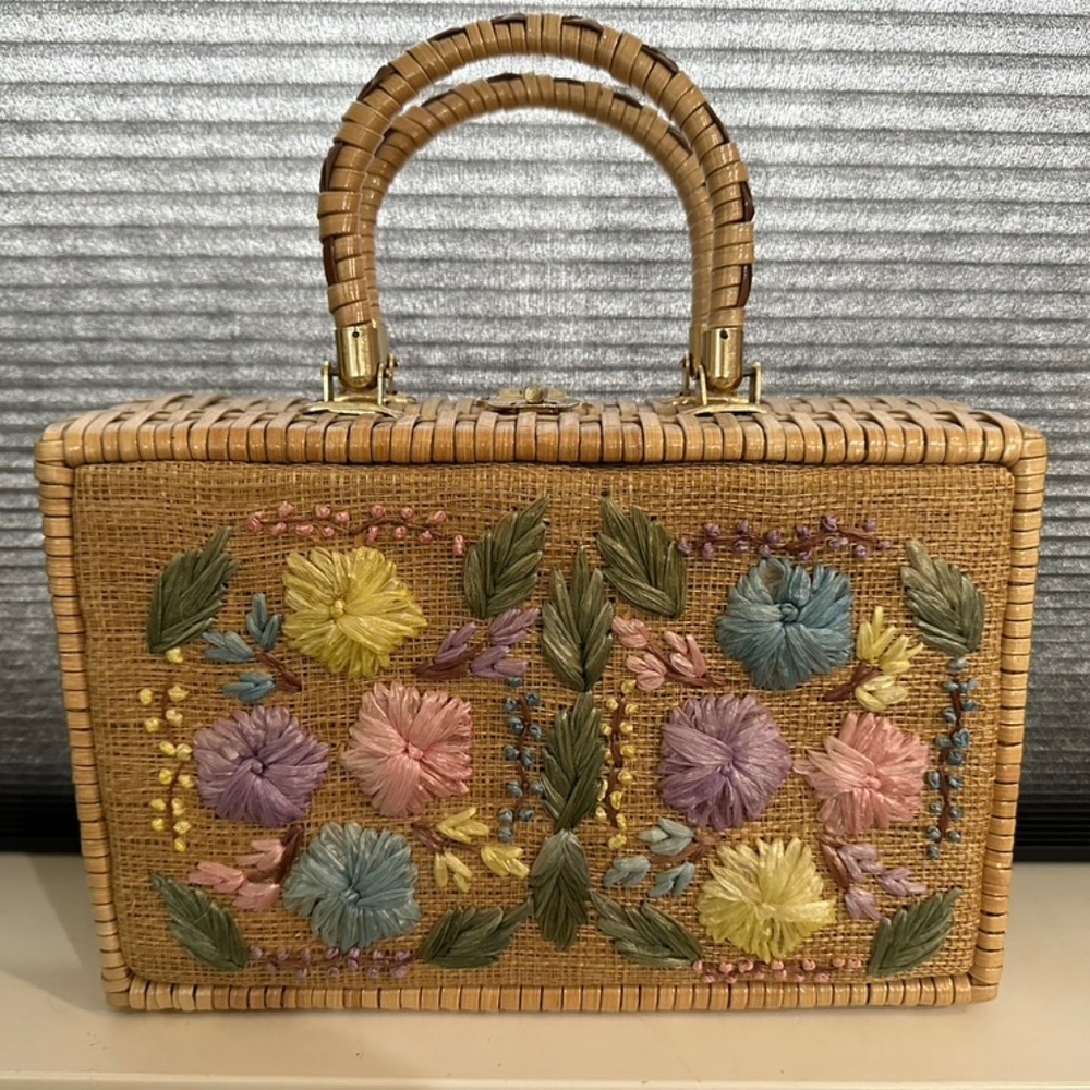 Woven Straw Handbag with Embroidered Pastel Flowers. Vtg. 1960s - Adorable
